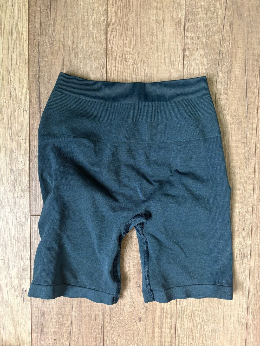 Alphalete Deep Green High-Waist Seamless Bike Shorts